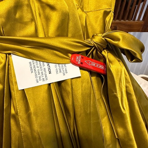 (80) BNWT MAC DUGGAL CHARMEUSE HALTER STRAP SOFT TIE WAIST GOWN #26531 - Picture 9 of 12